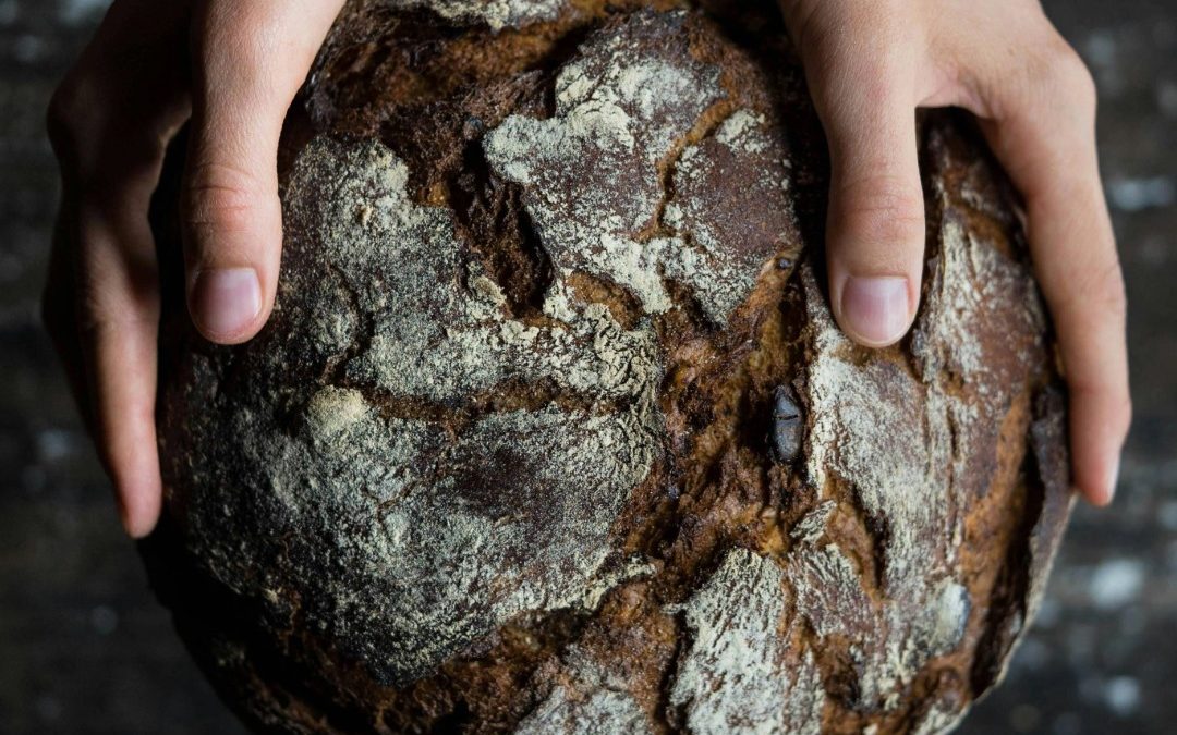 Een rond brood.